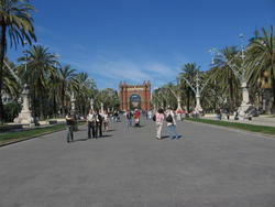 Looking down towards Arc de Triomf