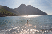 Helen going swimming at Plage de Tuara, nr Girolata (2)