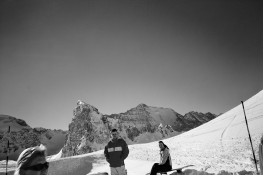 15.01.2003, Sheer escarpment surrounds the resort